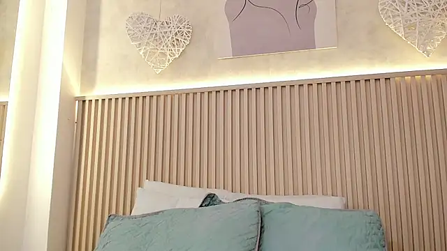 daiana curly online show from 17, 4, 2026