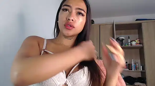 Snapshot of fairylatin222 chatting on 19, 1, 2025 fairylatin222 online show from 19, 1, 2025