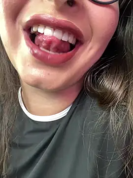 adara lennox online show from 7, 2, 2026