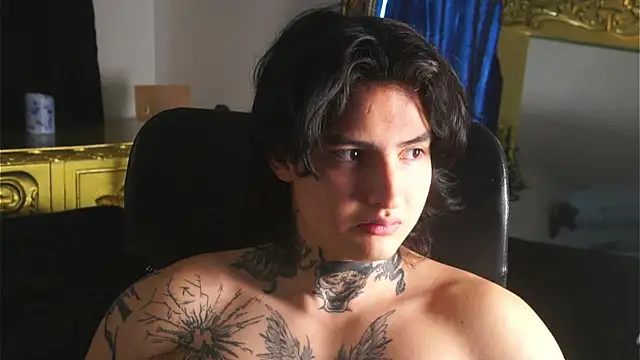 Snapshot of dantecoppolaa_ chatting on 12, 1, 2025 dantecoppolaa online show from 12, 1, 2025