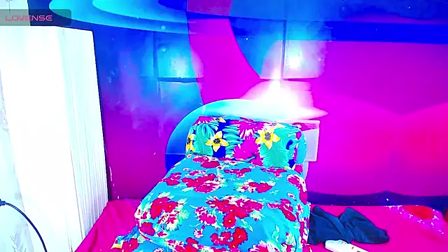 Cristalxxts online show from 4, 4, 2026