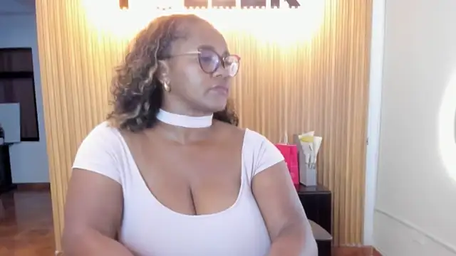 Snapshot of AliciaMiilf chatting on 11, 2, 2025 AliciaMiilf online show from 11, 2, 2025