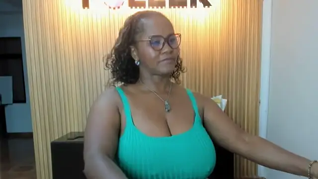 Snapshot of AliciaMiilf chatting on 11, 2, 2025 AliciaMiilf online show from 11, 2, 2025