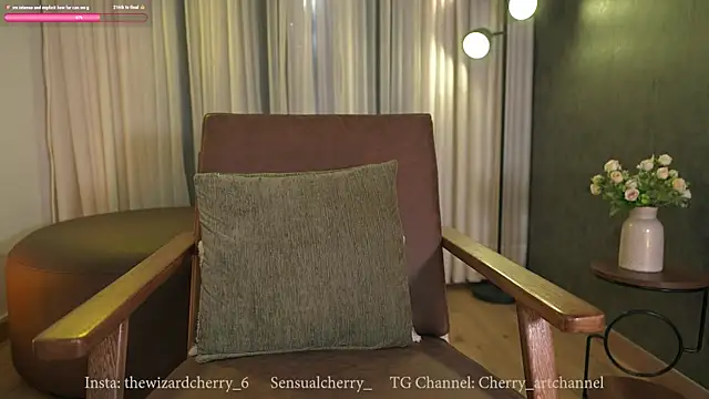 Snapshot of Miss_beee chatting on 13, 7, 2026 Miss beee online show from 13, 7, 2026
