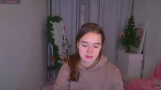 Snapshot of LovelyJessie chatting on 14, 12, 2025 LovelyJessie online show from 14, 12, 2025