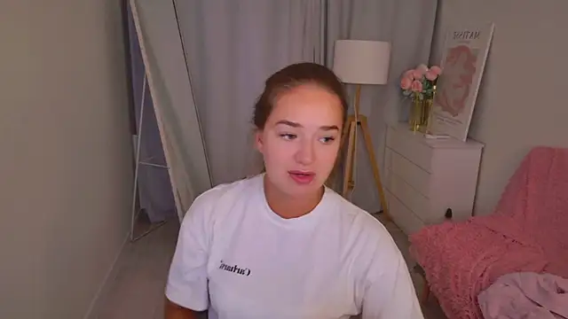 Snapshot of LovelyJessie chatting on 9, 4, 2026 LovelyJessie online show from 9, 4, 2026