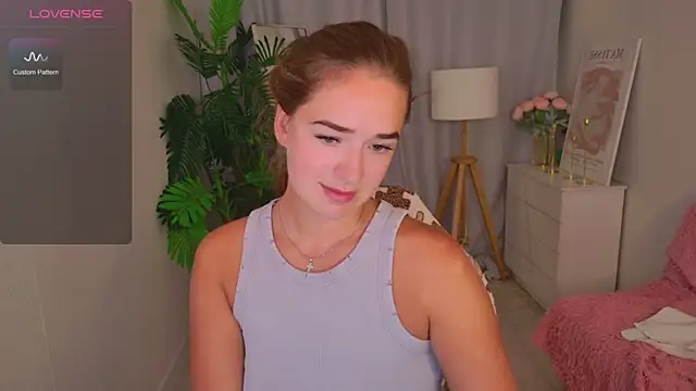 Snapshot of LovelyJessie chatting on 7, 6, 2026 LovelyJessie online show from 7, 6, 2026