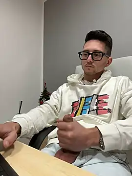 Snapshot of masterboss_ chatting on 15, 12, 2024 masterboss  online show from 15, 12, 2024