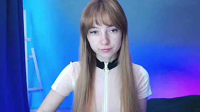 LuciaYoung online show from 17, 1, 2025