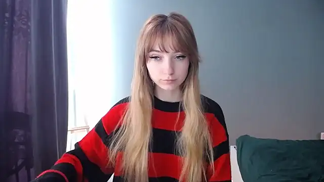 LuciaYoung online show from 22, 2, 2025