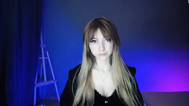 LuciaYoung online show from 8, 3, 2025