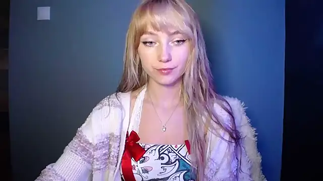 LuciaYoung online show from 4, 10, 2025