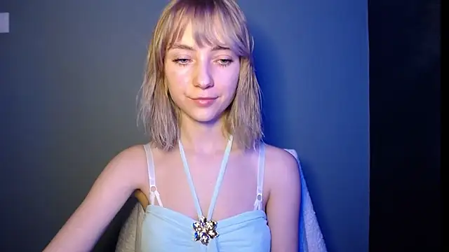 LuciaYoung online show from 12, 3, 2026