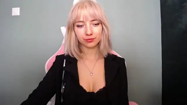 LuciaYoung online show from 21, 3, 2026