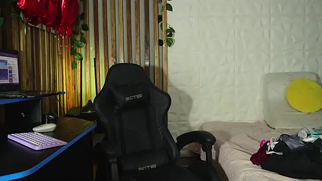 argiee taylorxs2 online show from 1, 2, 2025