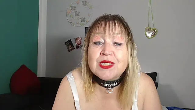 Snapshot of Blasflittchen chatting on 13, 9, 2025 Blasflittchen online show from 13, 9, 2025
