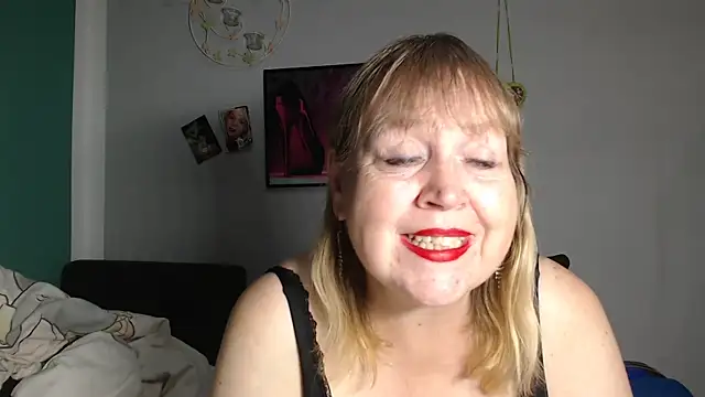 Snapshot of Blasflittchen chatting on 5, 10, 2025 Blasflittchen online show from 5, 10, 2025
