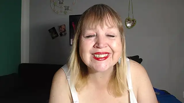 Snapshot of Blasflittchen chatting on 7, 10, 2025 Blasflittchen online show from 7, 10, 2025