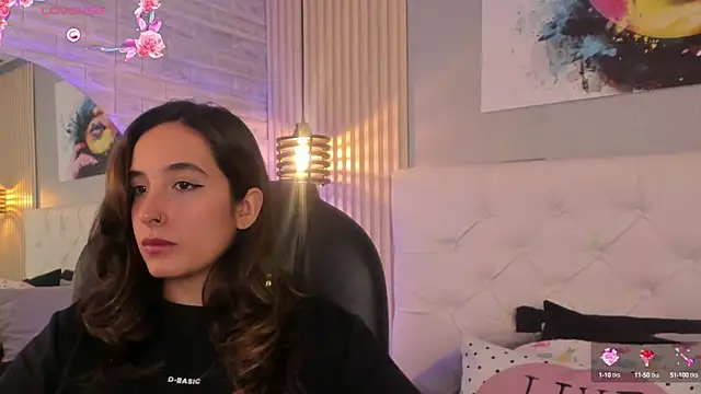 emma  smith1 online show from 24, 2, 2025