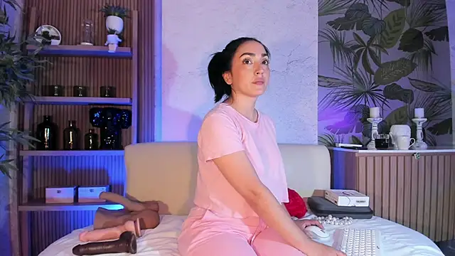 LIAH IZUMI online show from 7, 1, 2026