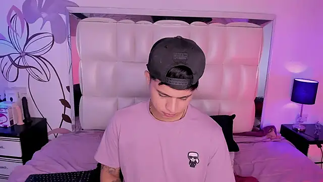 Snapshot of Niicky1_ chatting on 21, 12, 2024 Niicky1 online show from 21, 12, 2024