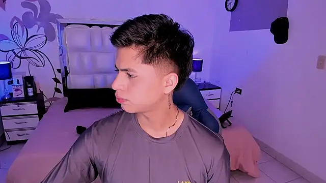 Snapshot of Niicky1_ chatting on 29, 12, 2024 Niicky1 online show from 29, 12, 2024