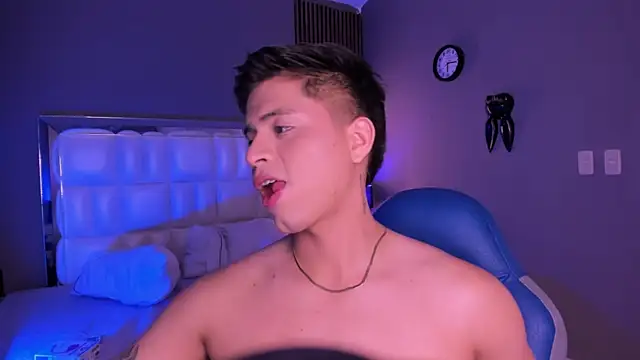 Snapshot of Niicky1_ chatting on 10, 9, 2025 Niicky1 online show from 10, 9, 2025