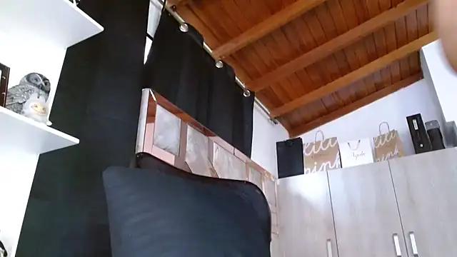 CONNY BENSS online show from 6, 10, 2025