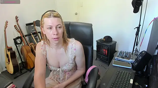 Ts-lucy-lux online show from 10, 9, 2025