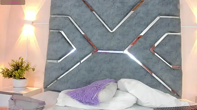 LucciaPorter online show from 13, 4, 2026