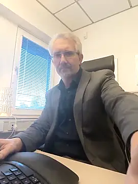 Snapshot of tom-swede chatting on 25, 3, 2026 tom-swede online show from 25, 3, 2026