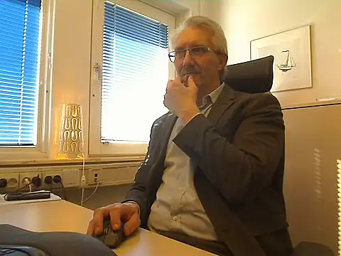 Snapshot of tom-swede chatting on 9, 4, 2026 tom-swede online show from 9, 4, 2026
