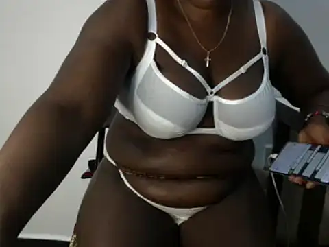 Nevvy Pretty online show from 16, 2, 2025