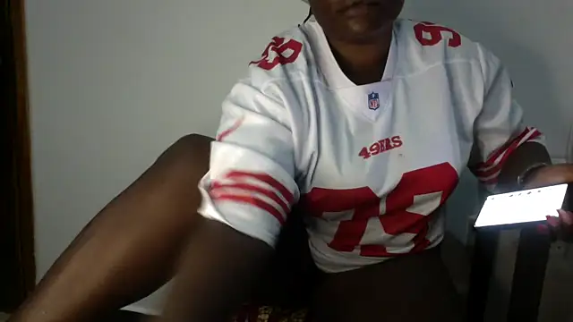 Nevvy Pretty online show from 23, 2, 2025