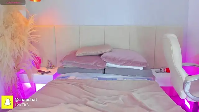 sofia pamela online show from 11, 11, 2025