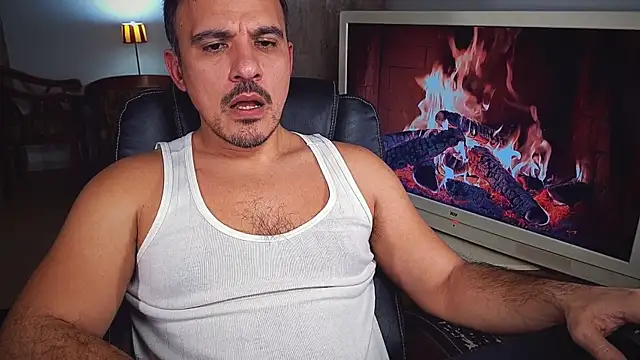 Snapshot of officeman7 chatting on 29, 12, 2024 officeman7 online show from 29, 12, 2024