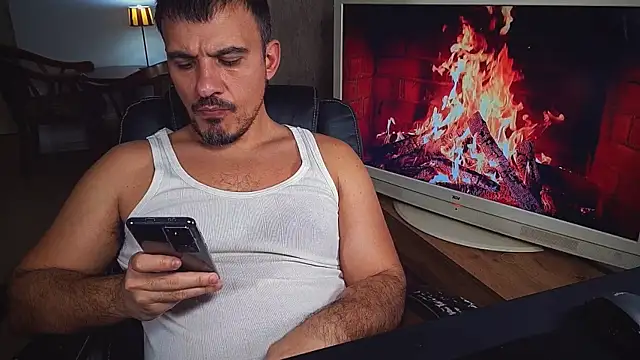 Snapshot of officeman7 chatting on 30, 1, 2025 officeman7 online show from 30, 1, 2025