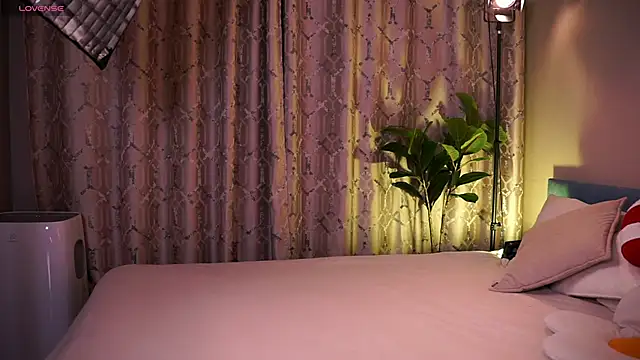 askaudrey  online show from 23, 1, 2025