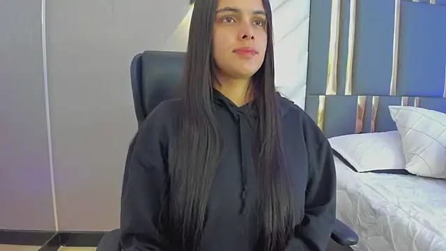 ChloeHarper  online show from 27, 5, 2026