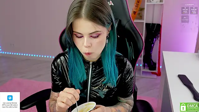 Latex Kitty online show from 21, 10, 2025