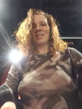 Exhibitionsplit online show from 6, 3, 2026