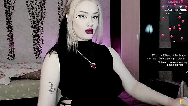 strawberry elfcat online show from 16, 4, 2026