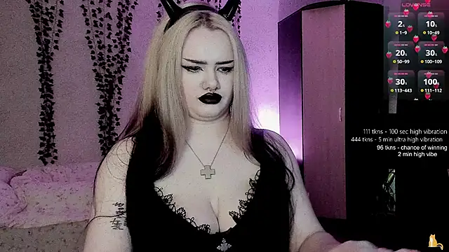 Snapshot of strawberry_elfcat chatting on 30, 5, 2026 strawberry elfcat online show from 30, 5, 2026