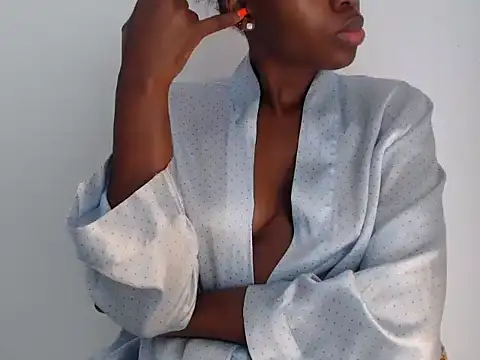 black   ghodess online show from 17, 11, 2025