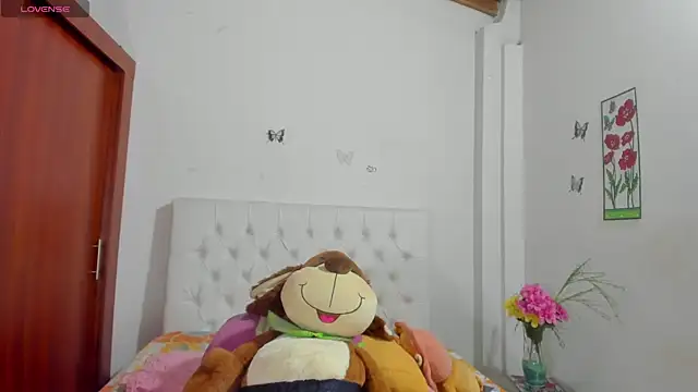 Snapshot of VenussVega chatting on 2, 6, 2026 VenussVega online show from 2, 6, 2026