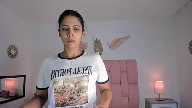 Snapshot of VeronikaOlsen chatting on 26, 12, 2024 VeronikaOlsen online show from 26, 12, 2024