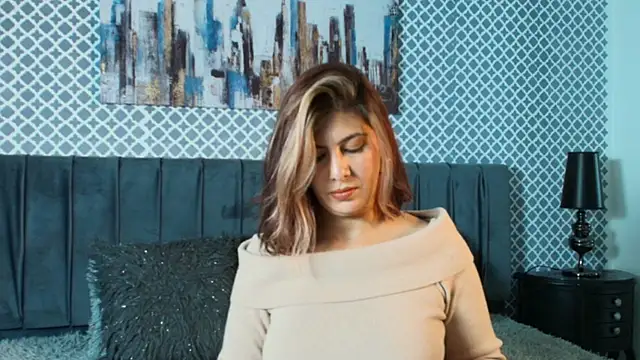 Snapshot of scarlett_moore chatting on 15, 10, 2025 scarlett moore online show from 15, 10, 2025