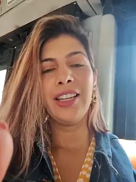 Snapshot of scarlett_moore chatting on 19, 10, 2025 scarlett moore online show from 19, 10, 2025