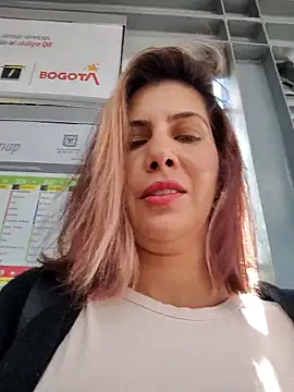 Snapshot of scarlett_moore chatting on 24, 10, 2025 scarlett moore online show from 24, 10, 2025