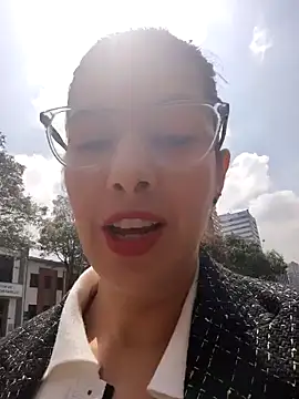 Snapshot of scarlett_moore chatting on 21, 11, 2025 scarlett moore online show from 21, 11, 2025